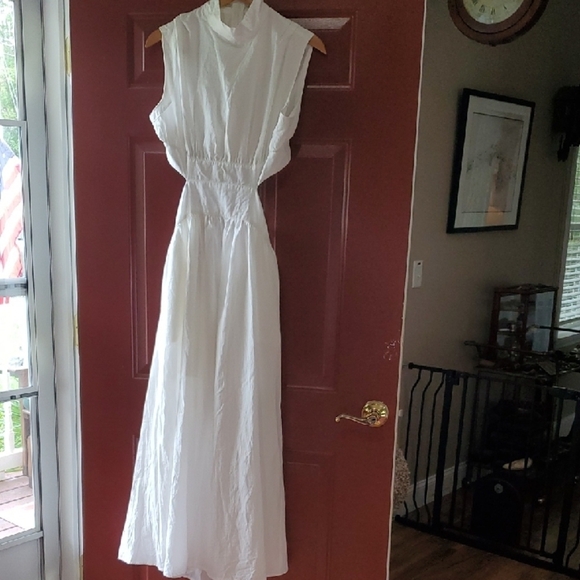 Chic White Sleeveless Maxi Dress - Picture 3 of 16